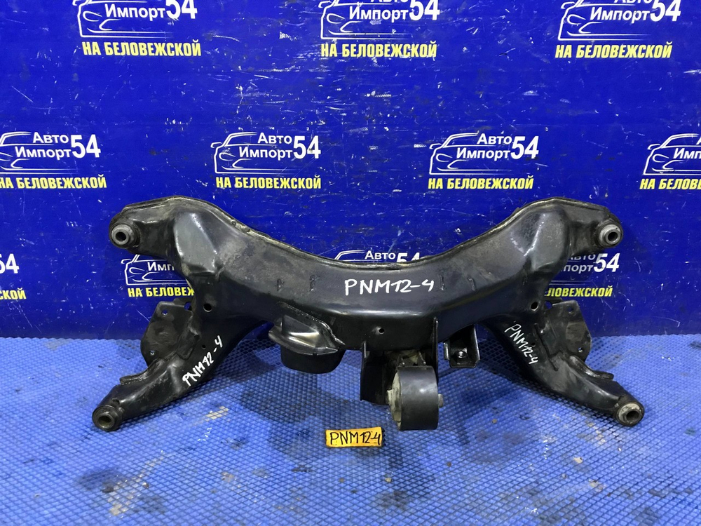 Балка передняя поперечная NISSAN LIBERTY 1998