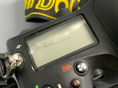 Nikon D600 183000 кадров Трещина на верхнем экране