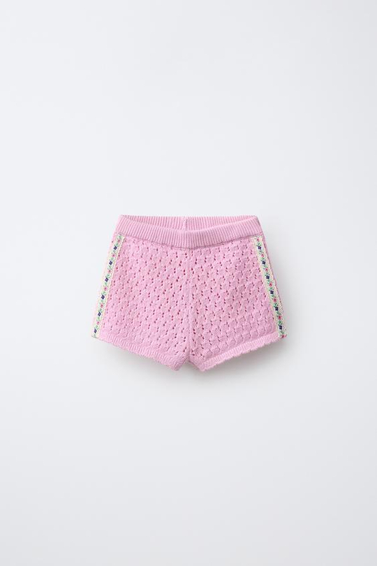 ZARA ТРИКОТАЖНЫЕ ШОРТЫ С ВЫШИТЫМИ ЦВЕТАМИ, РОЗОВЫЙ