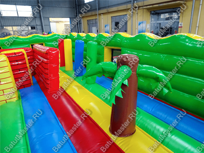 Большой надувной батут "Средневековье" 12*12*5 м