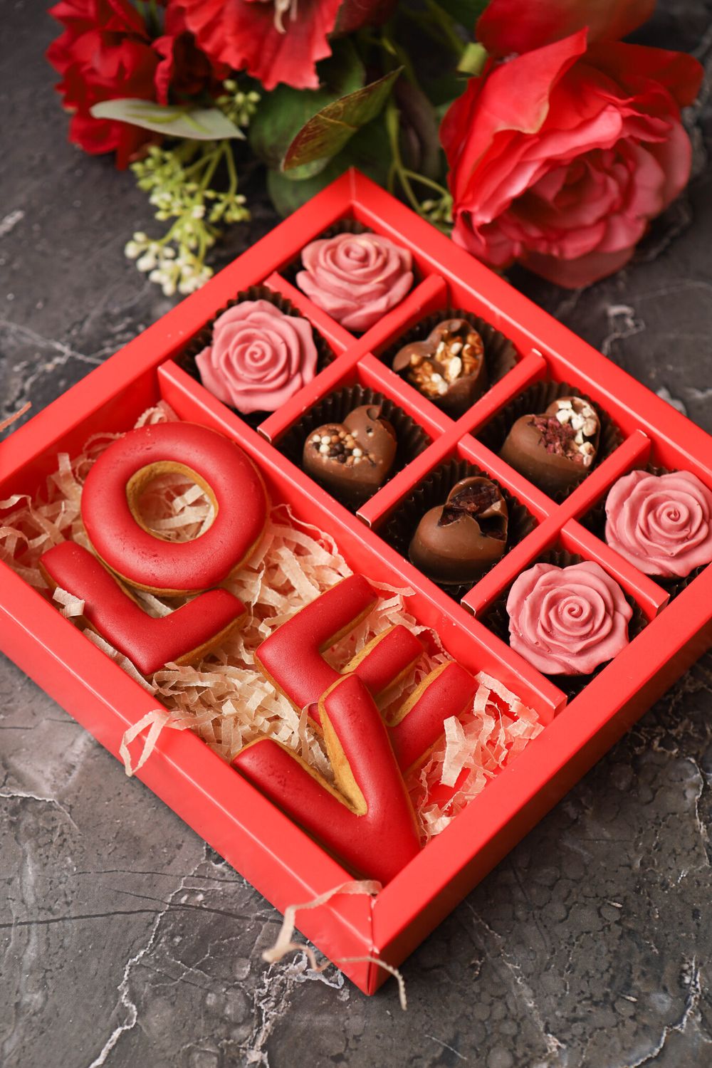 Набор "LOVE" из конфет и пряников