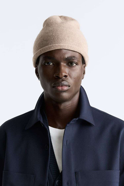 ZARA ШАПКА БИНИ С ПОЛИРОВКОЙ, БЕЖЕВЫЙ