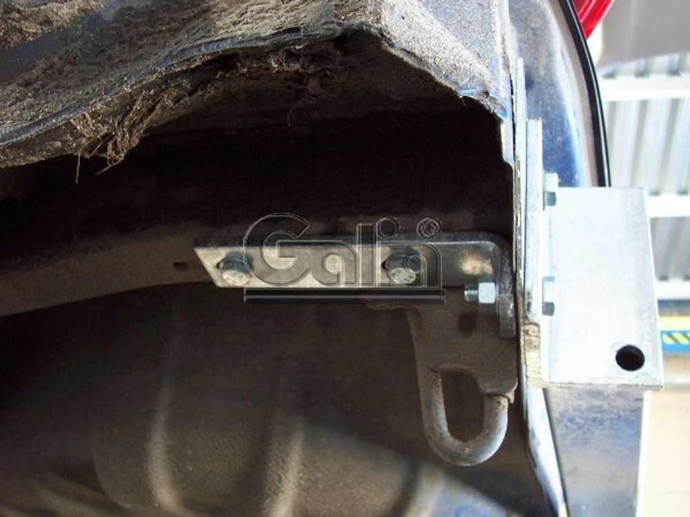 Фаркоп оцинкованный Galia M020A для Mazda Premacy 1999-2004(паспорт и сертификат в комплекте)(без электрики)