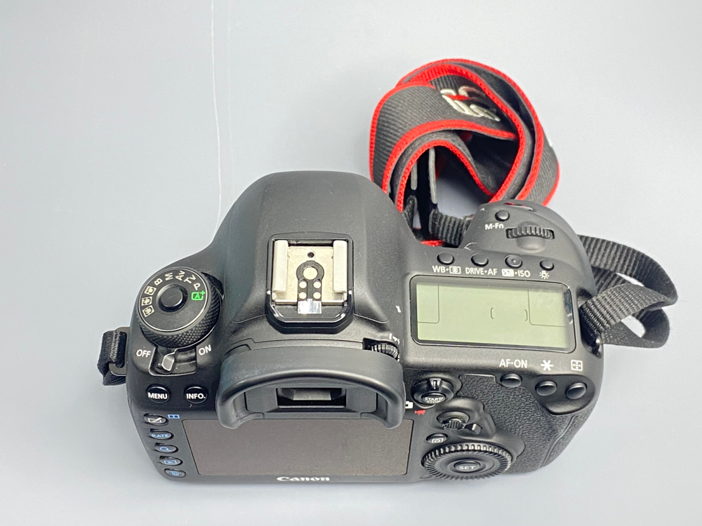 Canon EOS 5D Mark IV 18.500 кадров