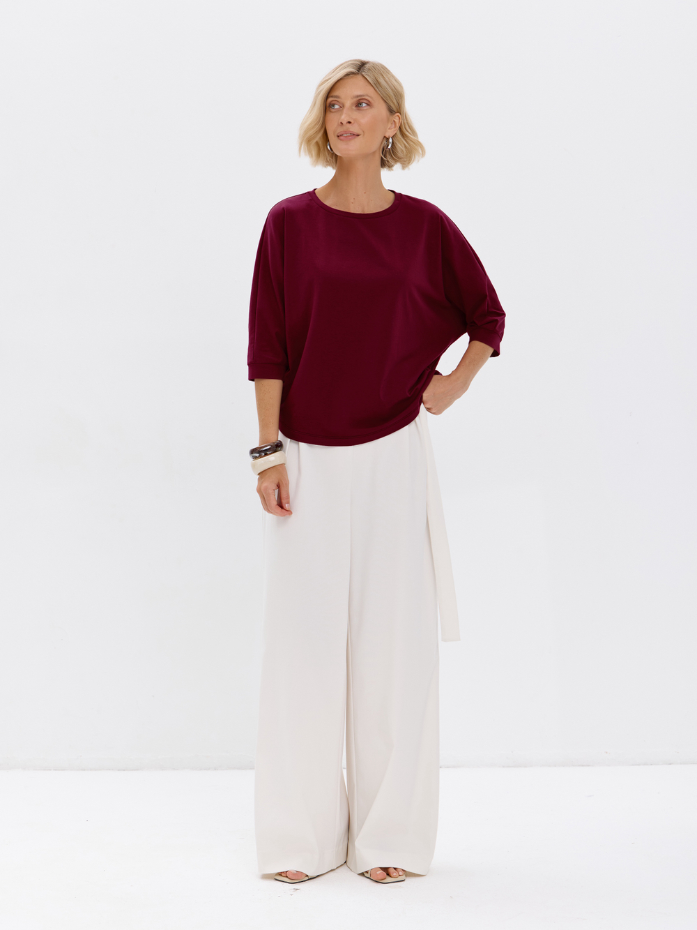 Свободная футболка летучая мышь с рукавом 3/4