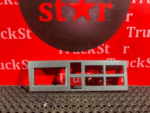 Панель консоли центральная