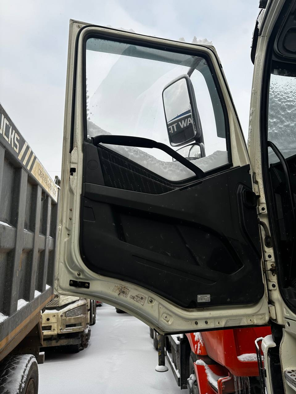 FAW J6 6x6 Самосвал CA3250P66K24L1TE5 (Дизельный, 11,1 л, 420 л.с., МТ)