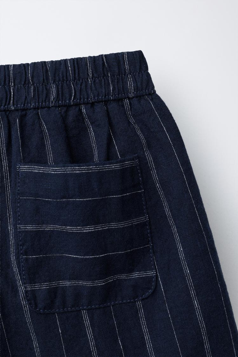 ZARA БЕРМУДЫ ИЗ ХЛОПКА И ЛЬНА В ПОЛОСКУ, МОРСКОЙ СИНИЙ