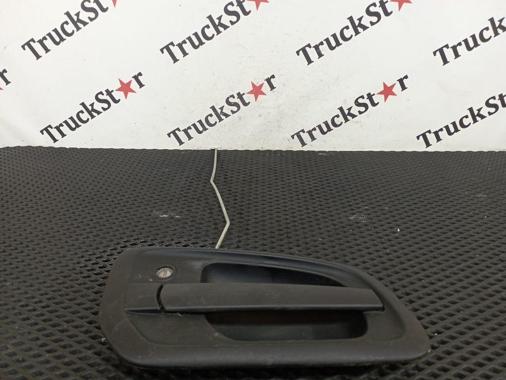 Ручка двери наружная правая 2023г.