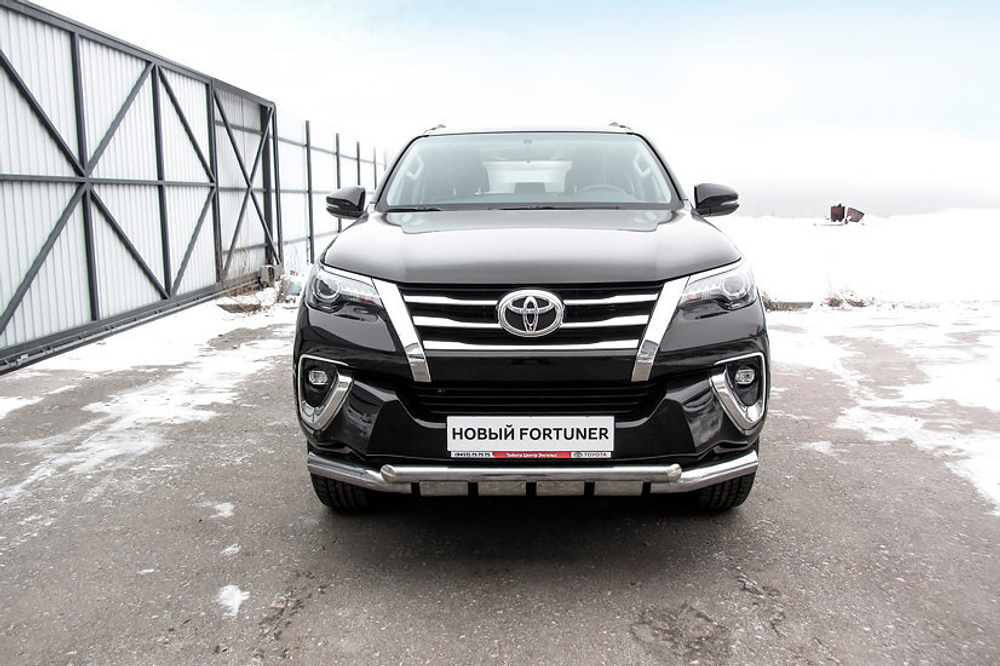 Защита переднего бампера (нержавейка) Toyota Fortuner (2015-2023) d76+d57 с защитой картера (черный)