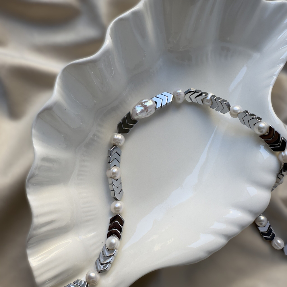 Бижутерия чокер "Стальной жемчуг" с барочным жемчугом и гематитом