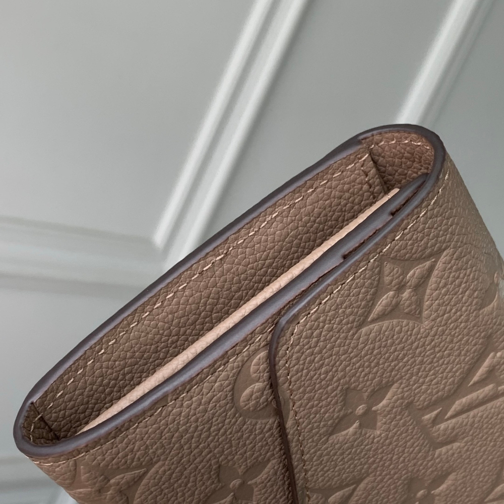 Louis Vuitton Sarah Wallet