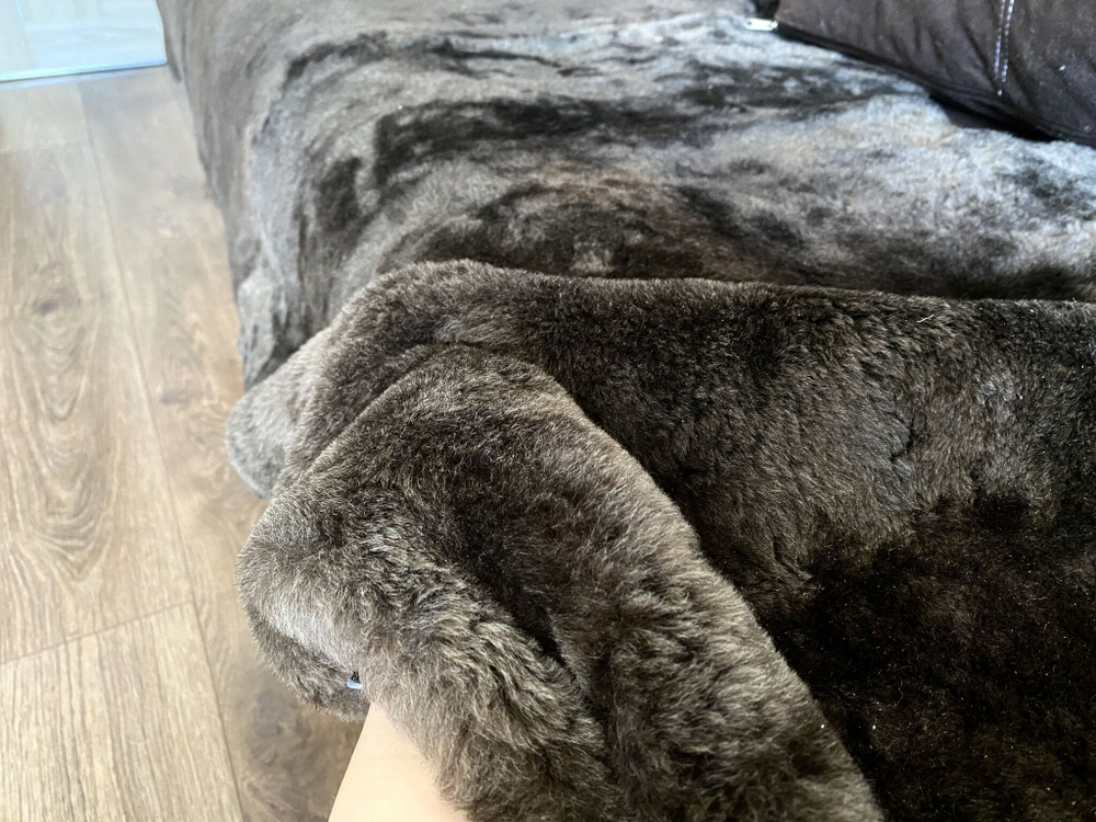 Шкура коврик меховой прикроватный овчина, 210х80 см. (из 2-х шкур)