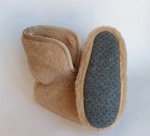 Носки-тапочки меховые на мягкой подошве (бежевые), WoolHouse
