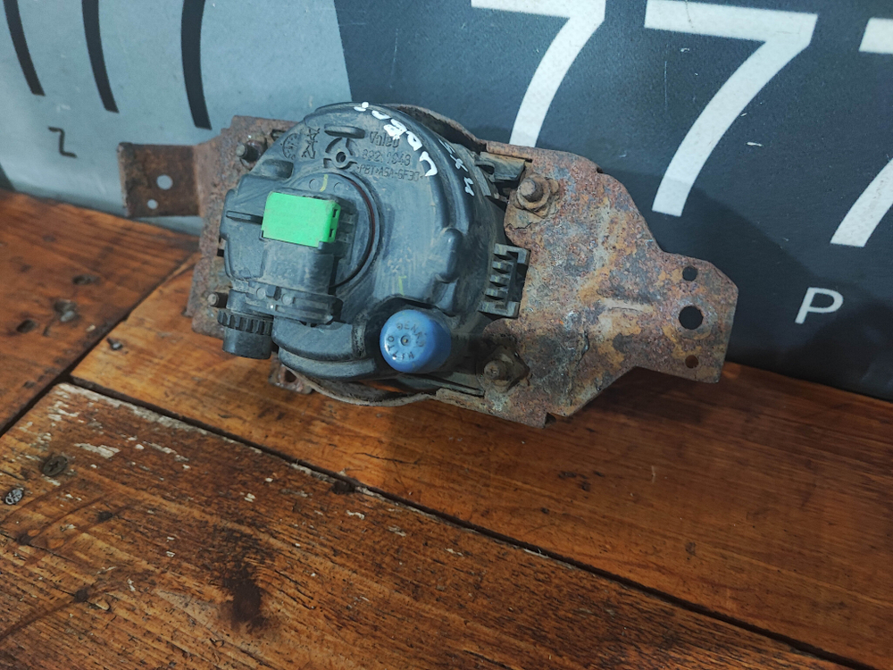 ПТФ передняя Logan 1,  Focus 2, SX4 1  Б/У Оригинал 89211943