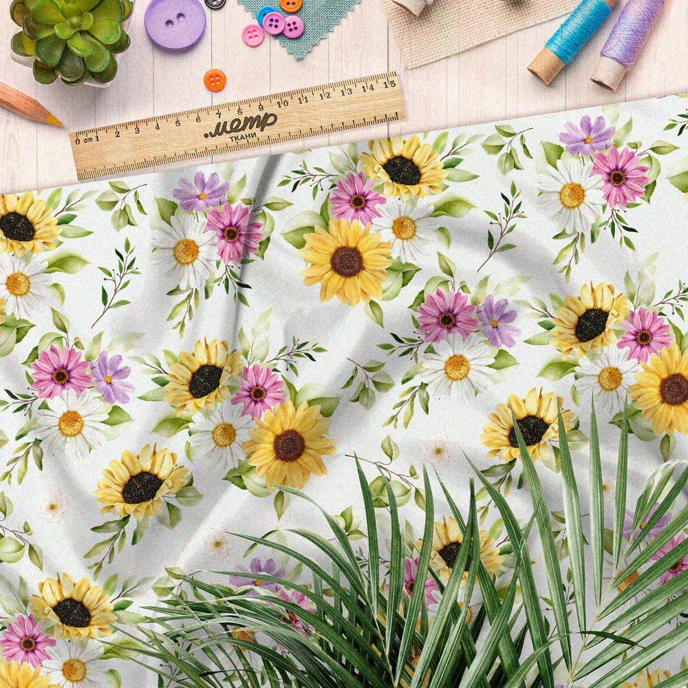 Ткань саржа разноцветные ромашки и подсолнухи на белом фоне