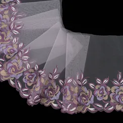 Вышивка на сетке лаванда (левая) 20 см