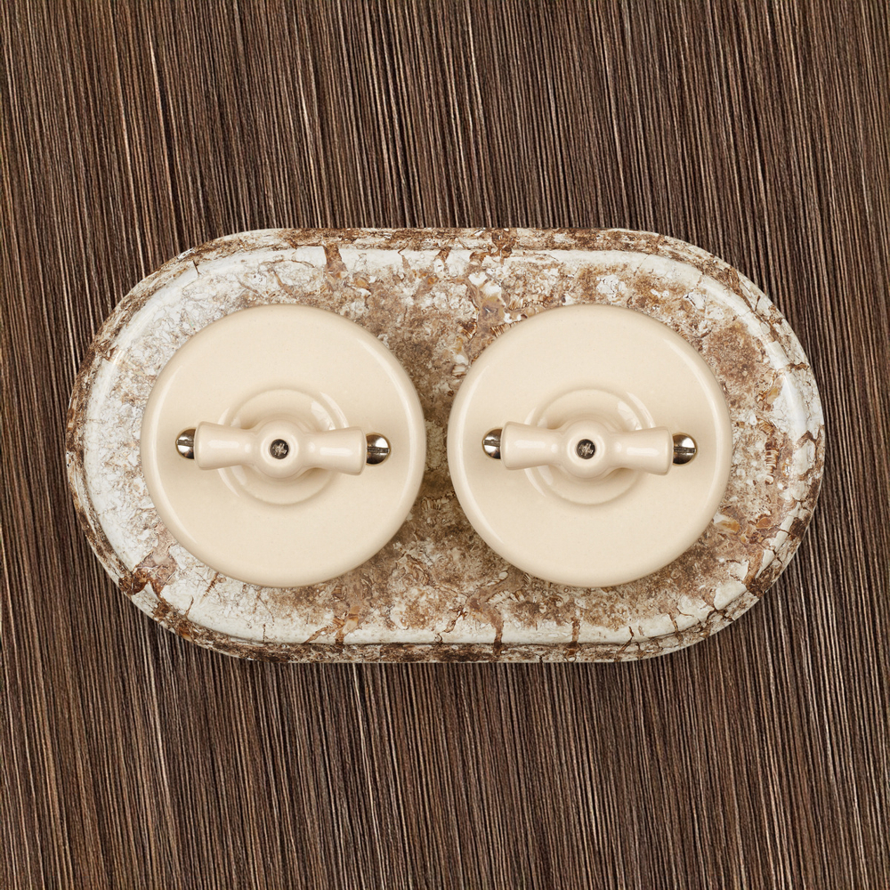 Выключатель 1кл. проходной, керамика, цвет песочное золото B1-201-04