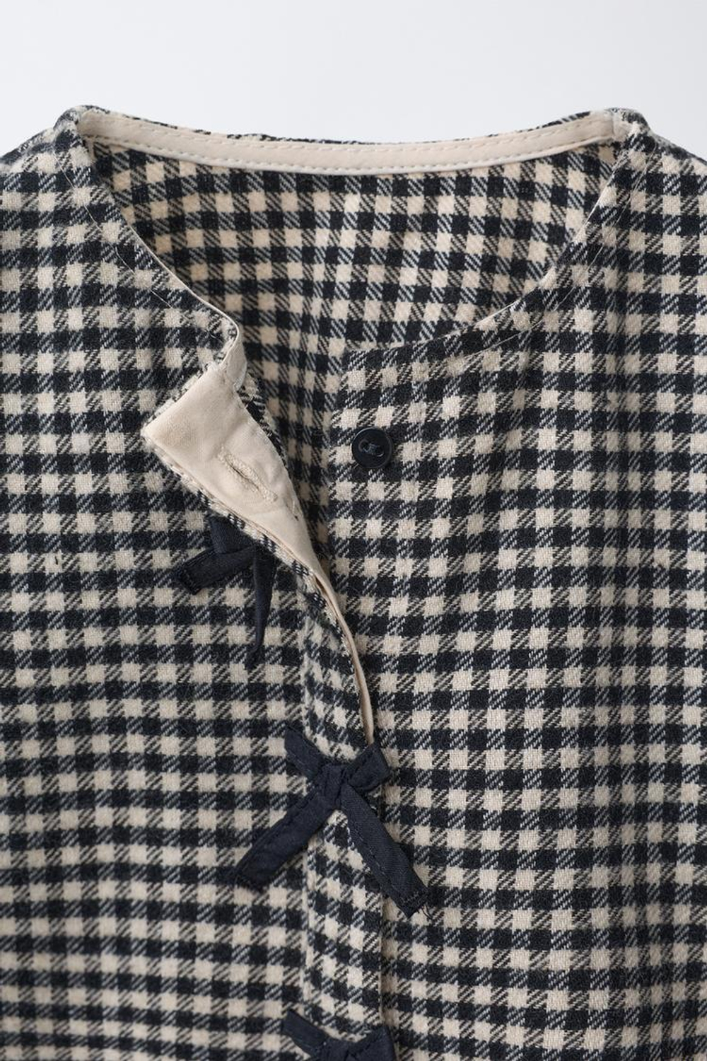 ZARA МЯГКАЯ ФУТБОЛКА В КЛЕТКУ ВИШИ, ЭКРЮ