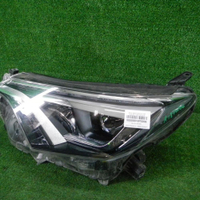 Фара левая Toyota Rav 4 CA40 (2015-2019) LED