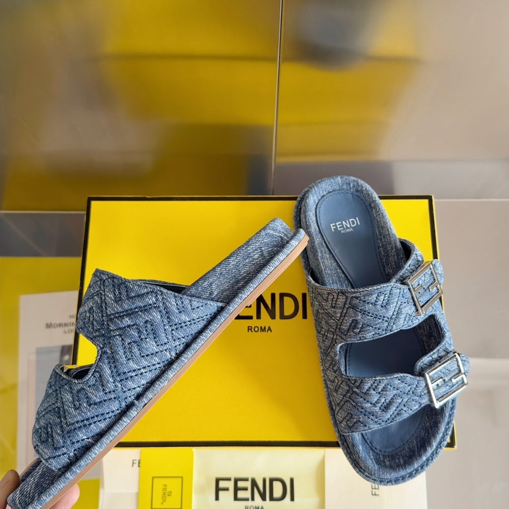 Fendi Feel Slides