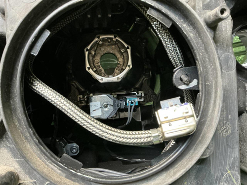 Фара правая BMW X3 F25 (2014-2017) ксенон