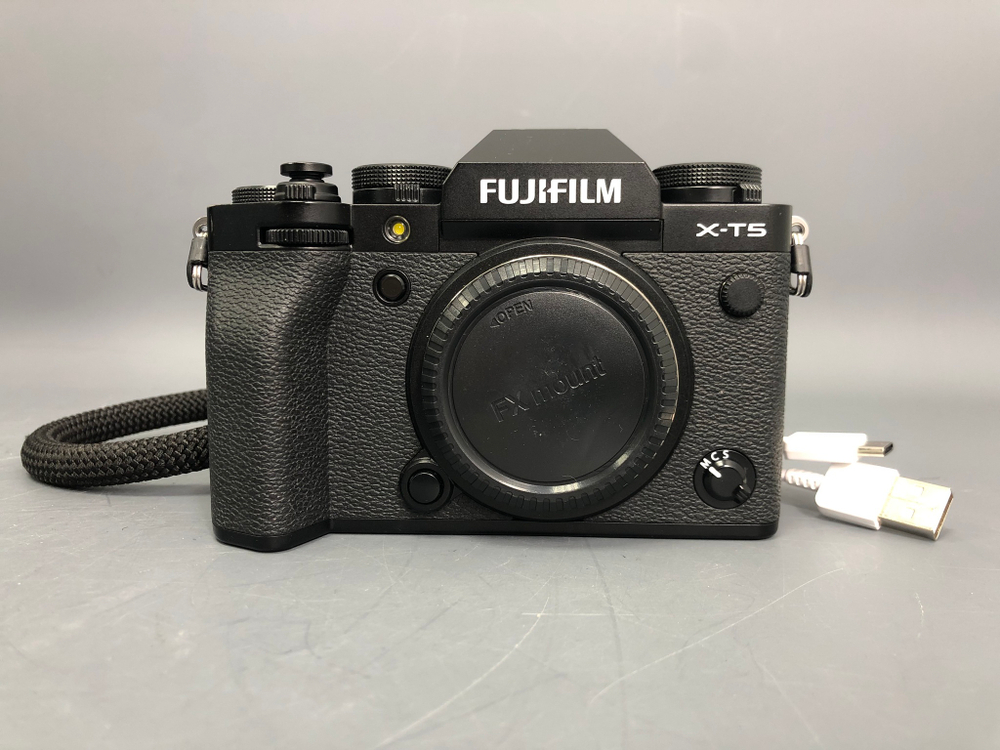 Fujifilm X-T5 17.300 кадров
