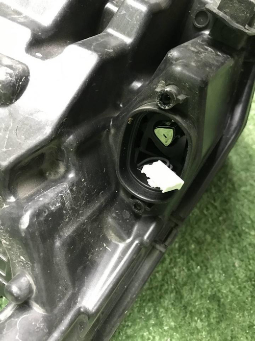 Битая Фара левая Skoda Octavia A8 (2019-2024) LED