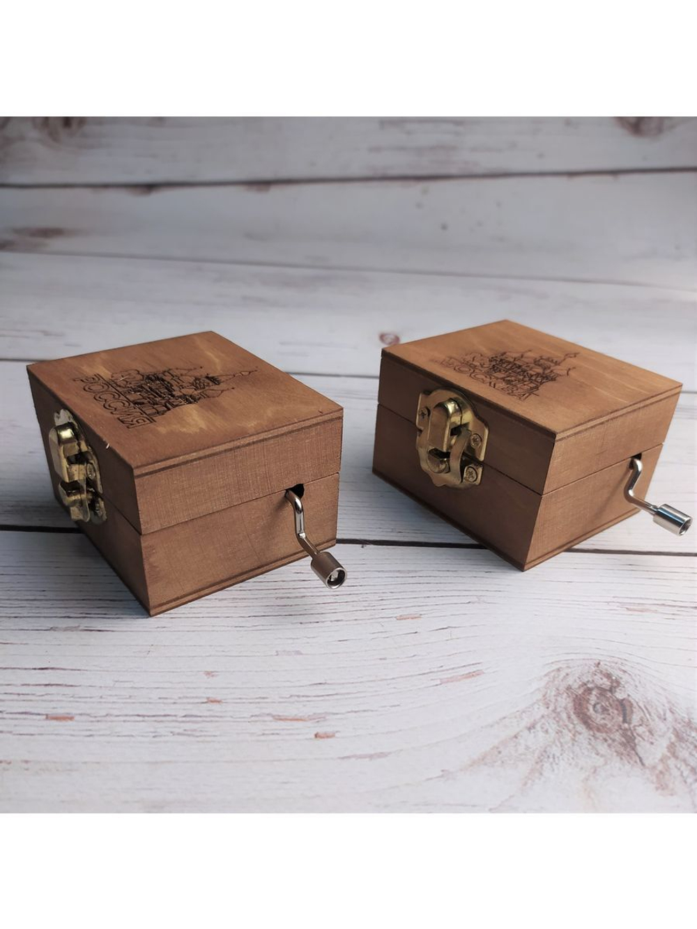 Музыкальная деревянная шкатулка-шарманка Москва с мелодией Подмосковные вечера