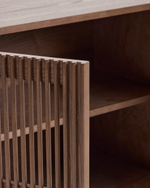 Сервант Beyla из ясеня с отделкой под орех