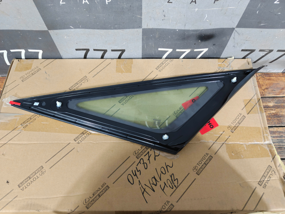 Стекло заднее левое кузовное глухое Toyota Avalon (XX50) 18-нв Новое Оригинал 6272007040