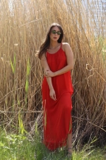 платье на тонких бретелях в пол