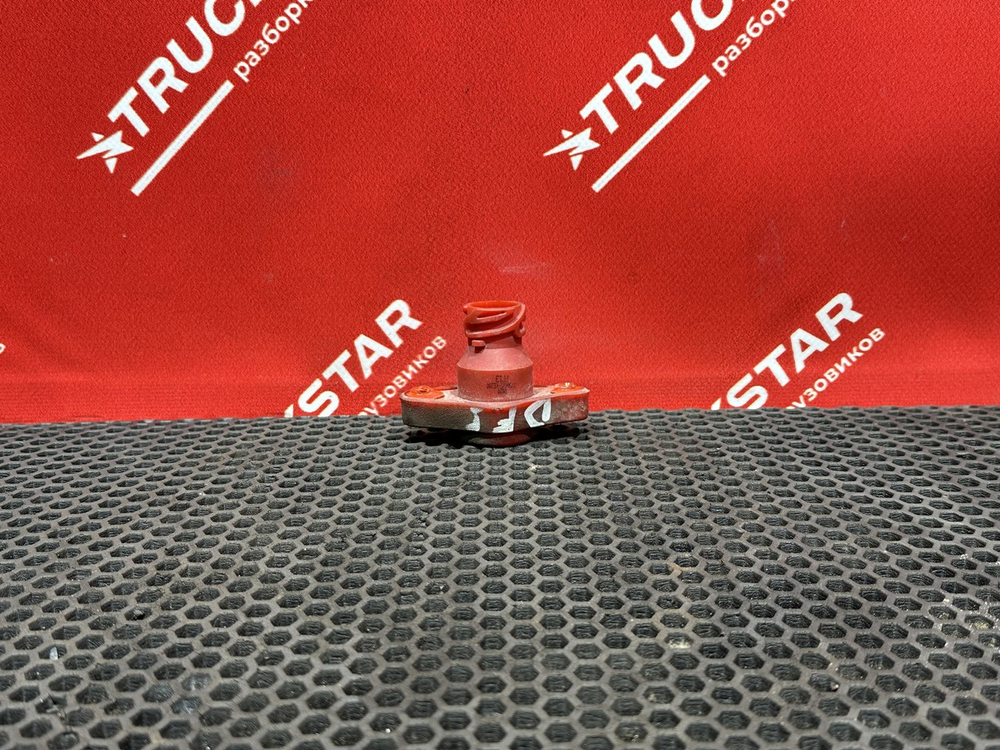 Кнопка запуска/остановки двигателя