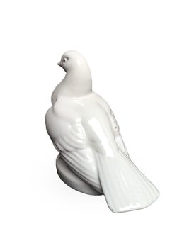 Фарфоровая статуэтка "Голубь" Гжель