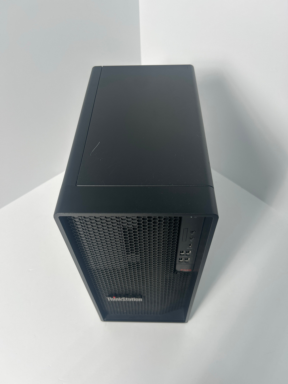 Рабочая станция Lenovo ThinkStation P340(30DJS1EU00) Intel Core i7 10700/RAM 32 GB/SSD 256 GB/NVIDIA Quadro RTX 4000/Windows 11/черный Состояние: B1