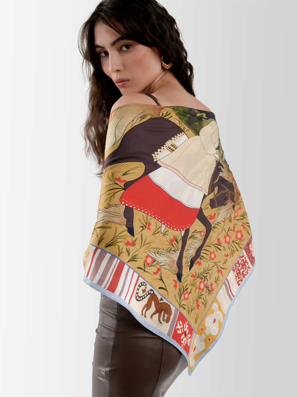 Платок «Женский лик Алтая. Осень» 100% шёлк