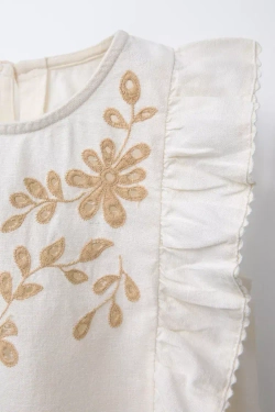 ZARA ТОП ИЗ СМЕСОВОГО ЛЬНА С ЦВЕТОЧНОЙ ВЫШИВКОЙ, ЭКРЮ