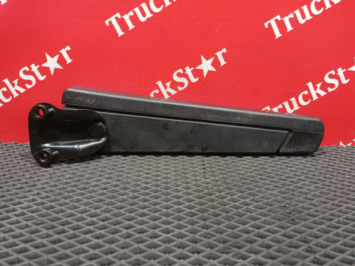 Подлокотник водительского сидения 2023г.