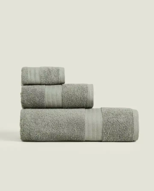 ZARA HOME ХЛОПКОВОЕ ПОЛОТЕНЦЕ С КАЙМОЙ, ЗЕЛЕНЫЙ