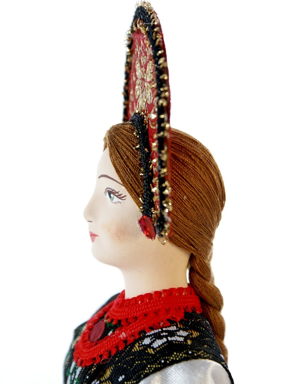 Кукла коллекционная в девичьем праздничном костюме