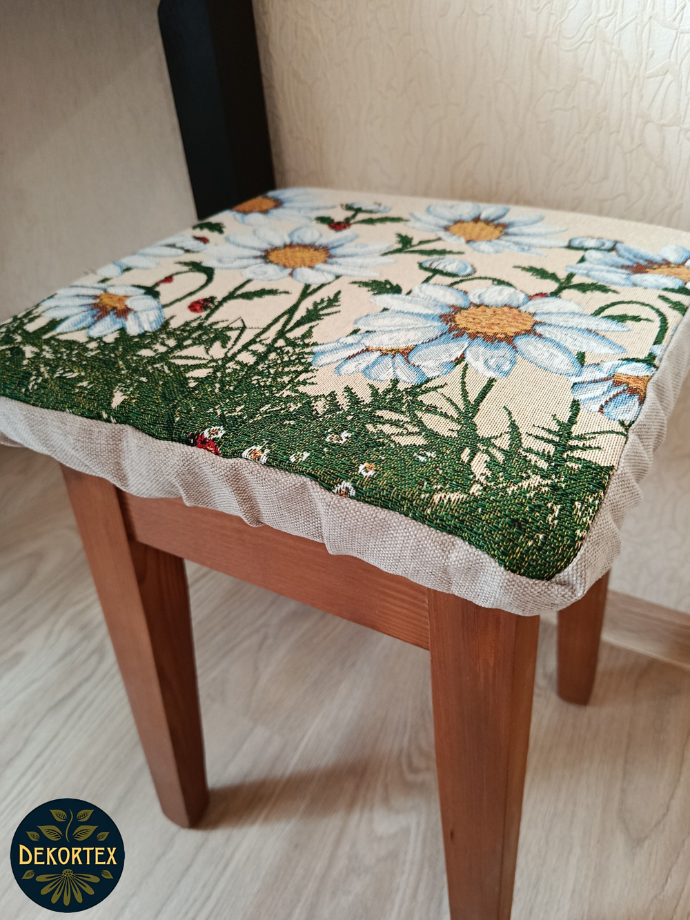 Набор чехлов на табурет из гобелена Ромашки (33х33 см) - 4шт