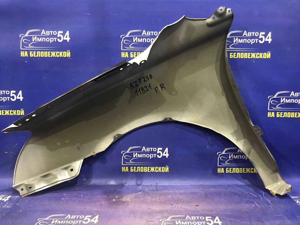 Крыло переднее правое TOYOTA AVENSIS 2006-2010