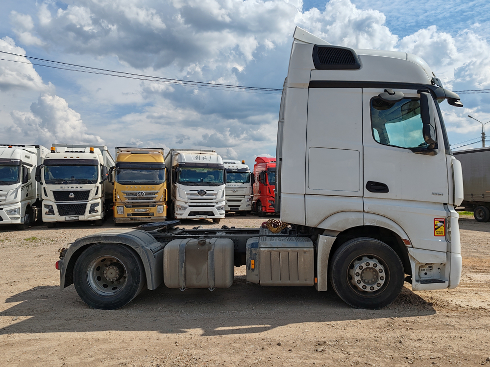 Mercedes-Benz ACTROS 4x2 Седельный тягач 1851 LS (Дизельный, 12,8 л, 510 л.с., АТ)