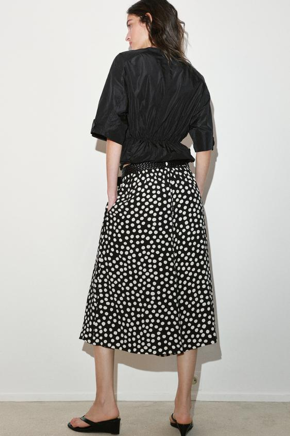 ZARA БРЮКИ-КЮЛОТЫ В ГОРОШЕК С ПОЯСОМ, ЧЕРНЫЙ/БЕЛЫЙ