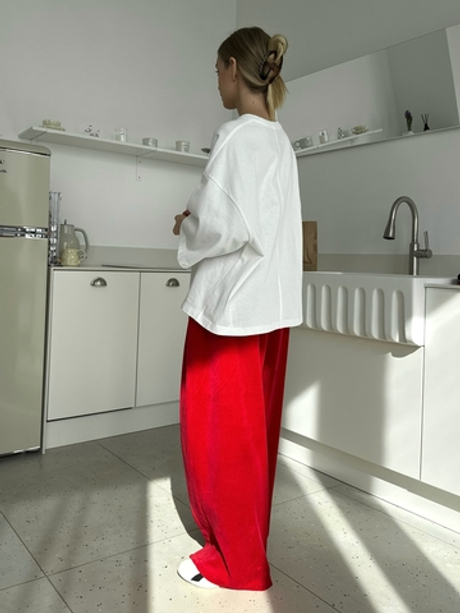 Ярко-красные широкие брюки из велюра