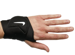 Фиксатор Nike Pro Dri-Fit Wrist And Thumb Wrap 3.0