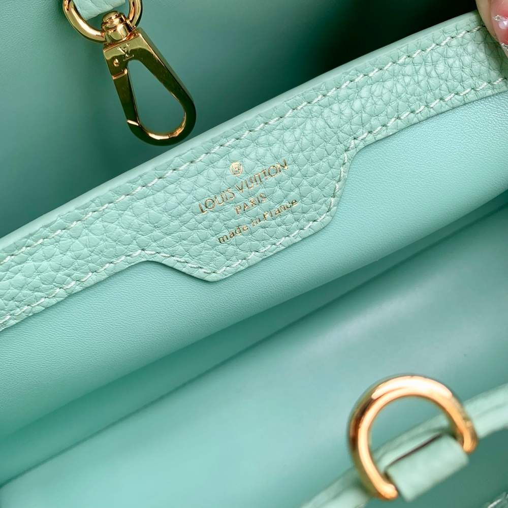 Louis Vuitton Capucines MM