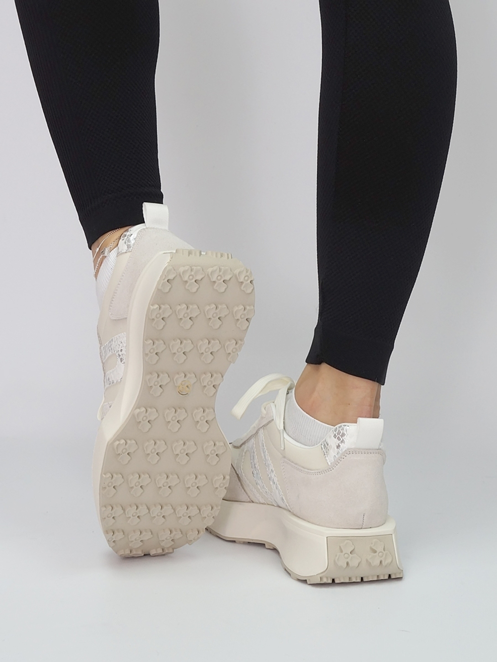 Кроссовки женские демисезонные