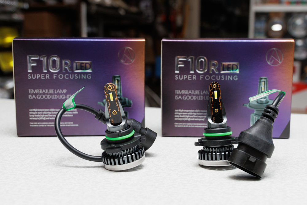 ZMB F10R Led 15W 12-24V H1 H3 H4 H7 H11 HB3 HB4