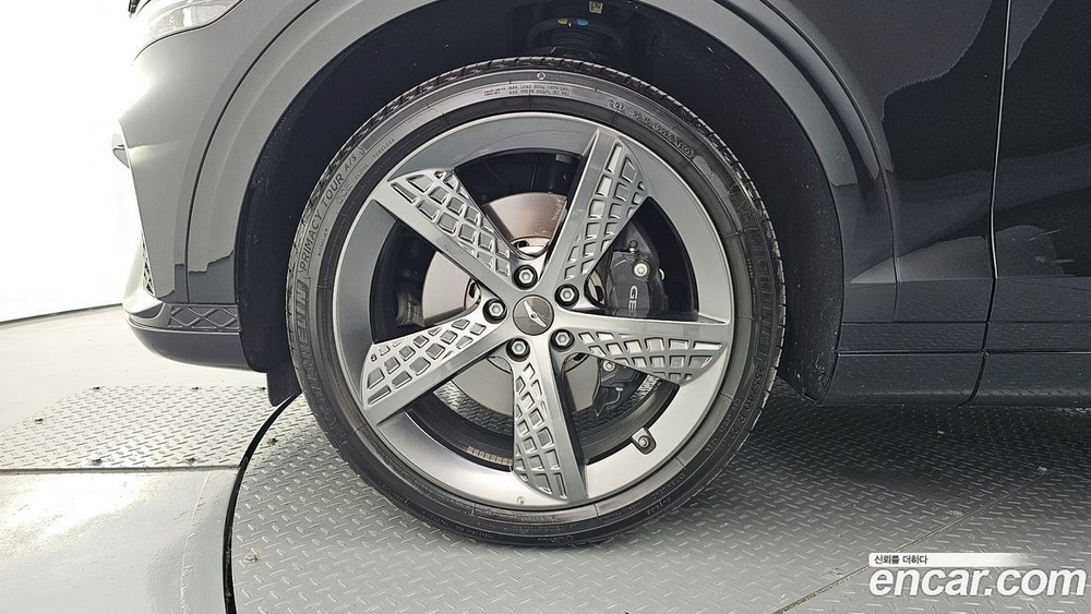 Genesis GV70 2.5T Бензин 2WD (04.2021)